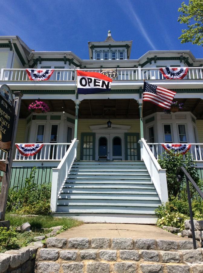 Captain Sawyer'S Bed And Breakfast Бутбей-Харбор Экстерьер фото