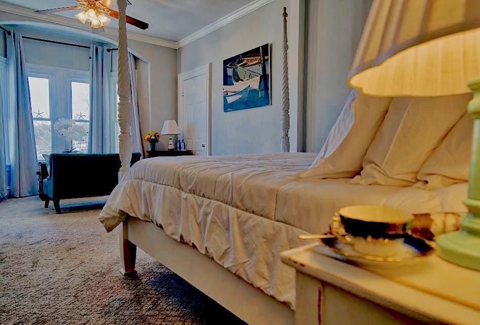 Captain Sawyer'S Bed And Breakfast Бутбей-Харбор Экстерьер фото