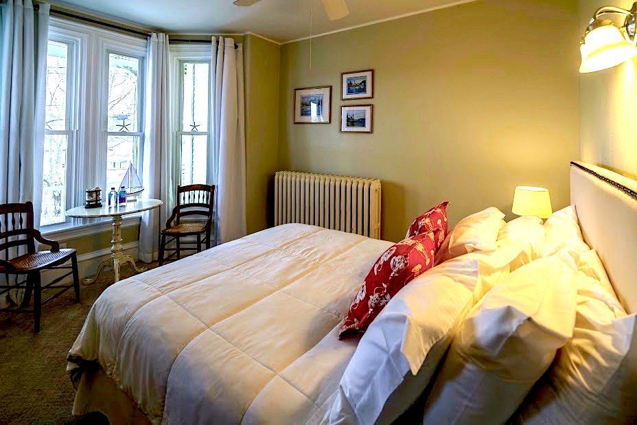 Captain Sawyer'S Bed And Breakfast Бутбей-Харбор Экстерьер фото