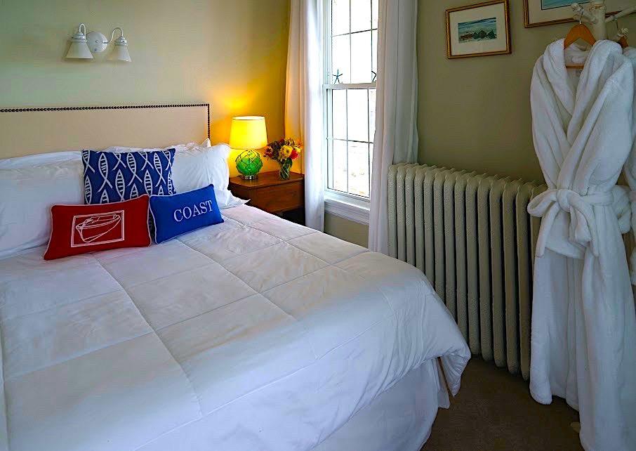 Captain Sawyer'S Bed And Breakfast Бутбей-Харбор Экстерьер фото