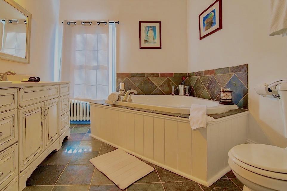 Captain Sawyer'S Bed And Breakfast Бутбей-Харбор Экстерьер фото