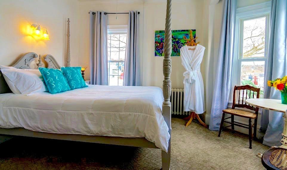Captain Sawyer'S Bed And Breakfast Бутбей-Харбор Экстерьер фото